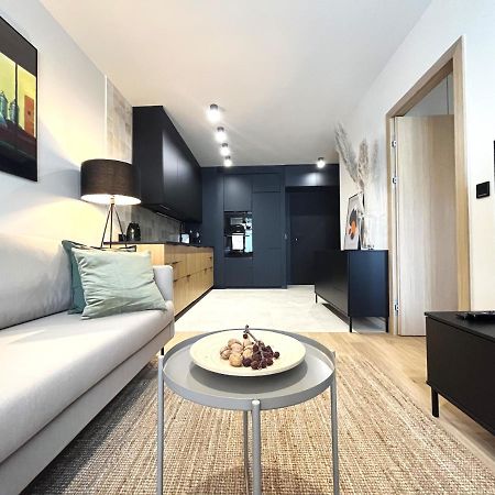 Wyszynskiego Apartment - Self Check-In 20H - Parking &Lift فروتسواف المظهر الخارجي الصورة