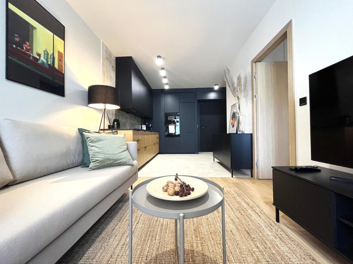 Wyszynskiego Apartment - Self Check-In 20H - Parking &Lift فروتسواف المظهر الخارجي الصورة